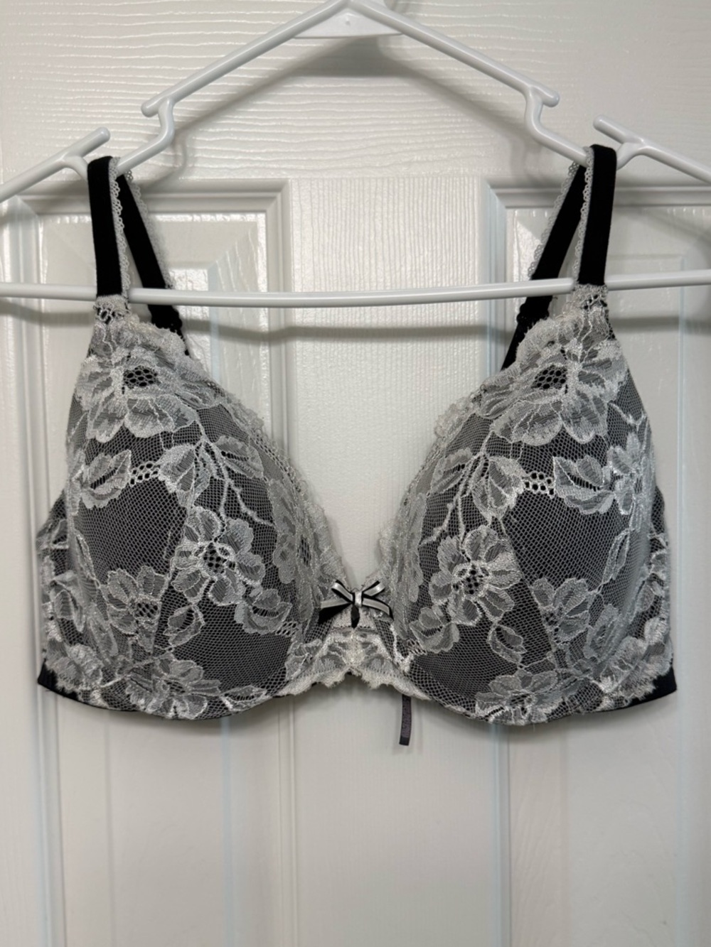 Victoria's Secret Black Bra with White Floral Lace Overlay Size 36